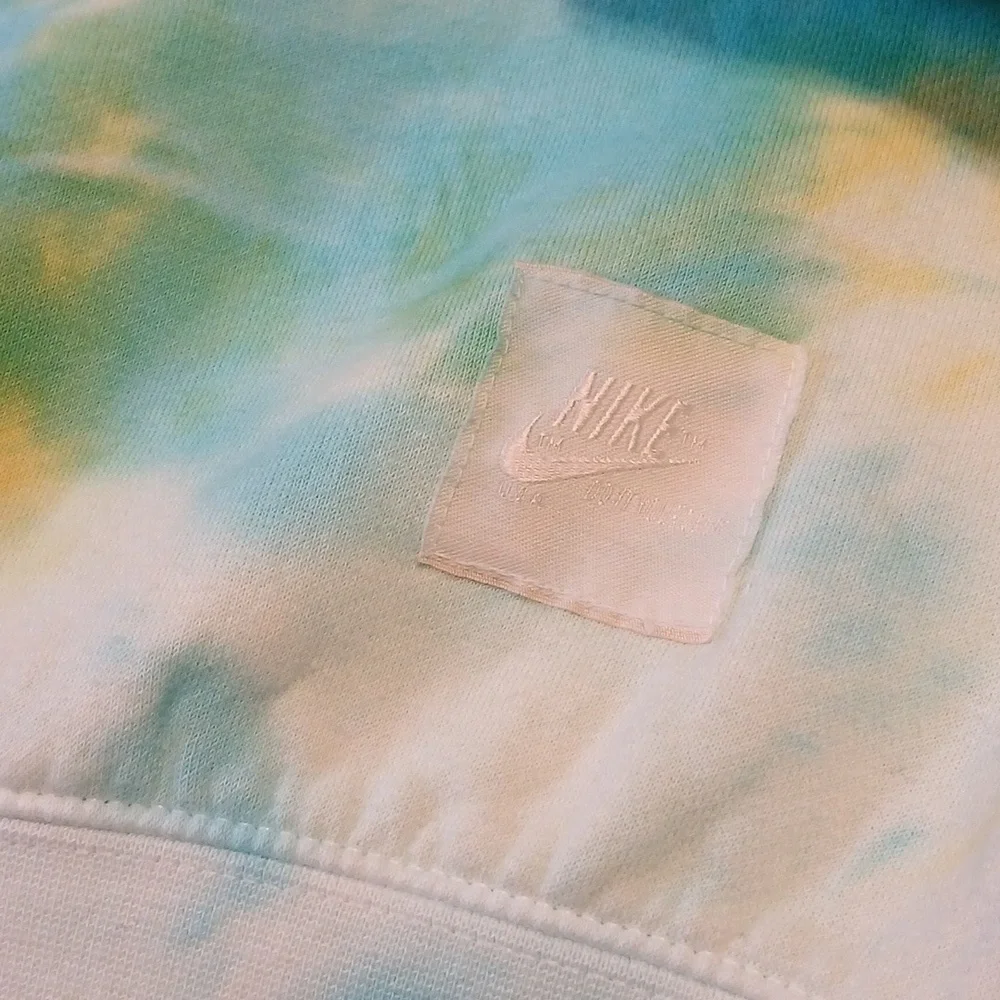 Nike‎ Oversized Cropped Tye-Dye Fleeced Sweatshirt size Large